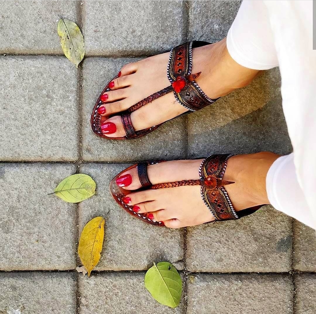 Ladies kolhapuri clearance chappal